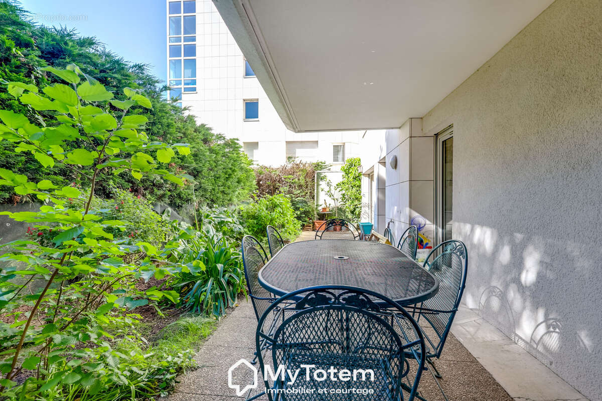 Appartement à SURESNES