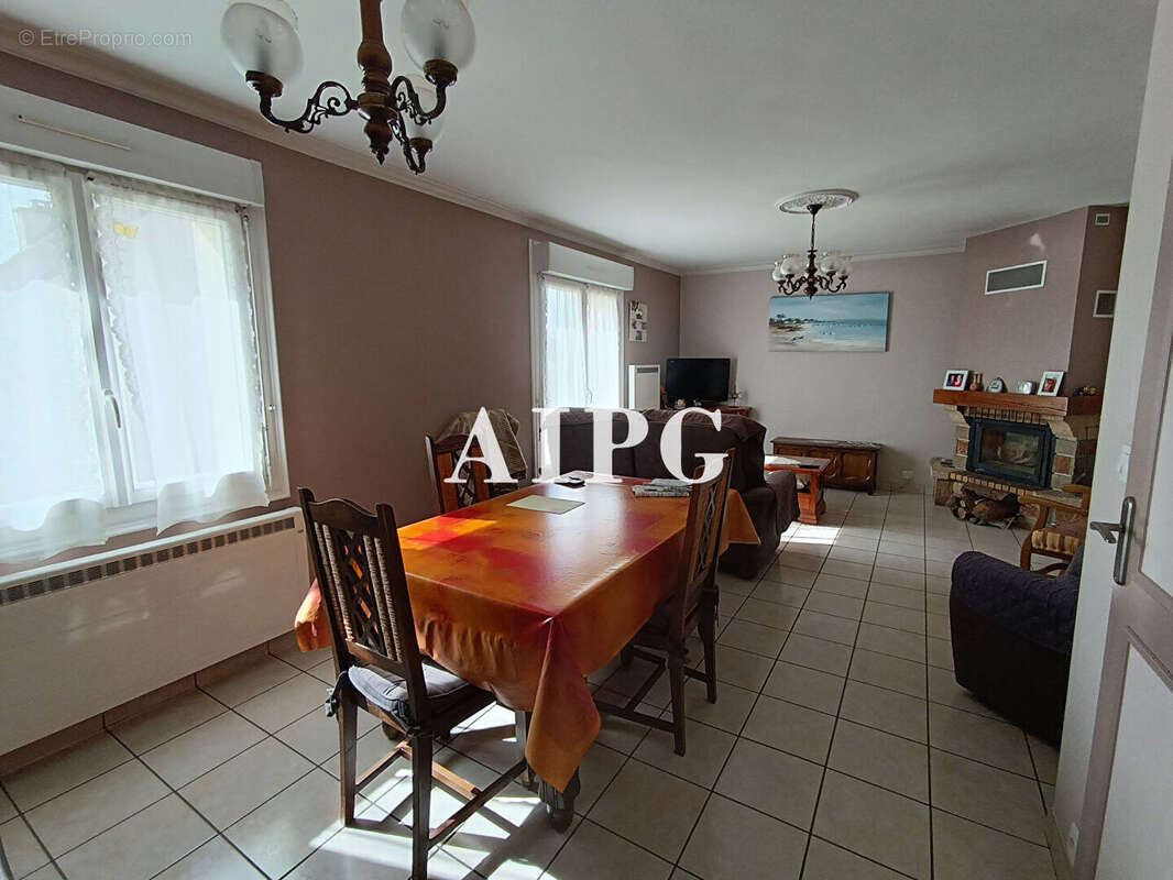 Maison à MUR-DE-BRETAGNE