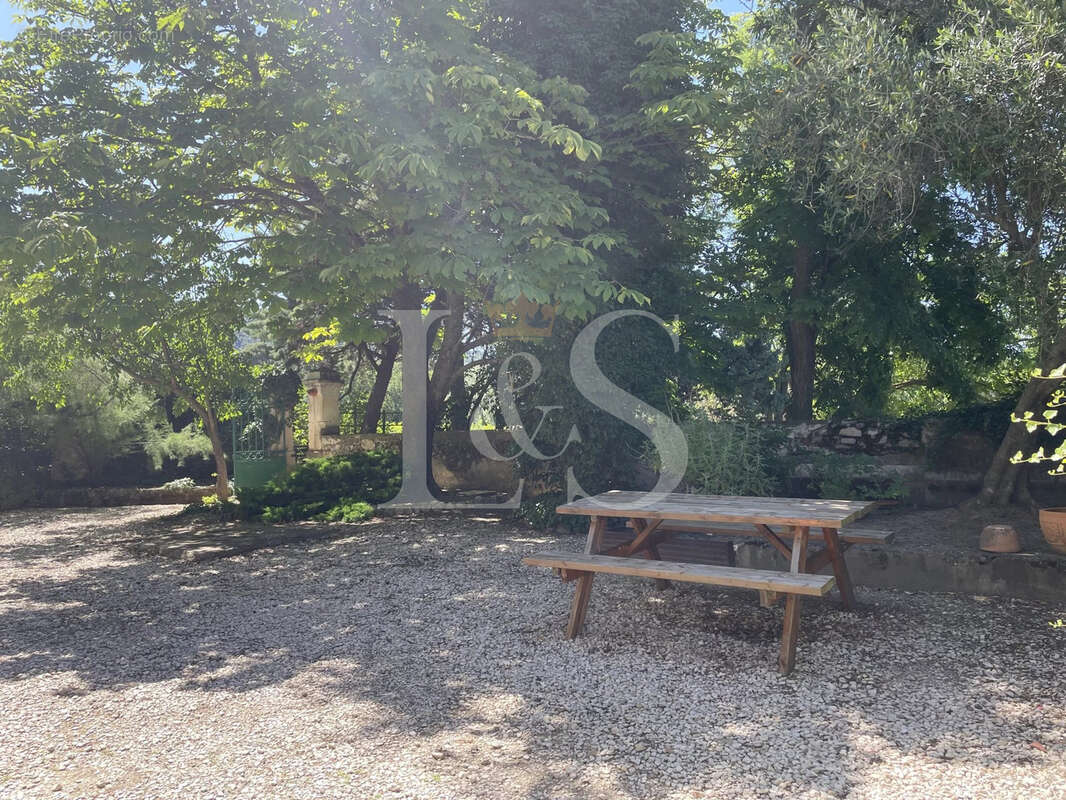 Maison à VAISON-LA-ROMAINE