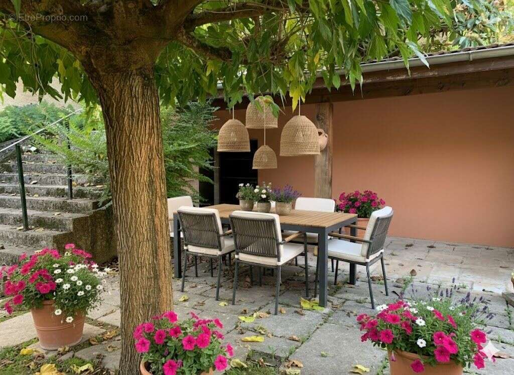 Maison à COLLONGES-AU-MONT-D&#039;OR