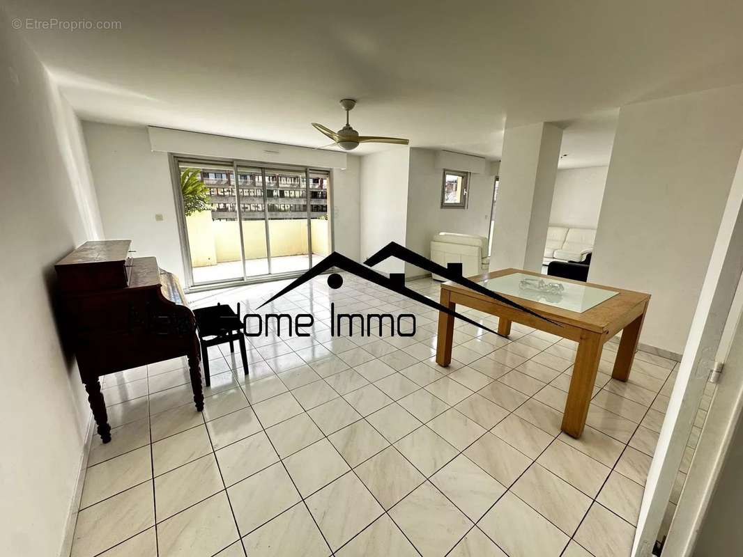 Appartement à MARSEILLE-8E