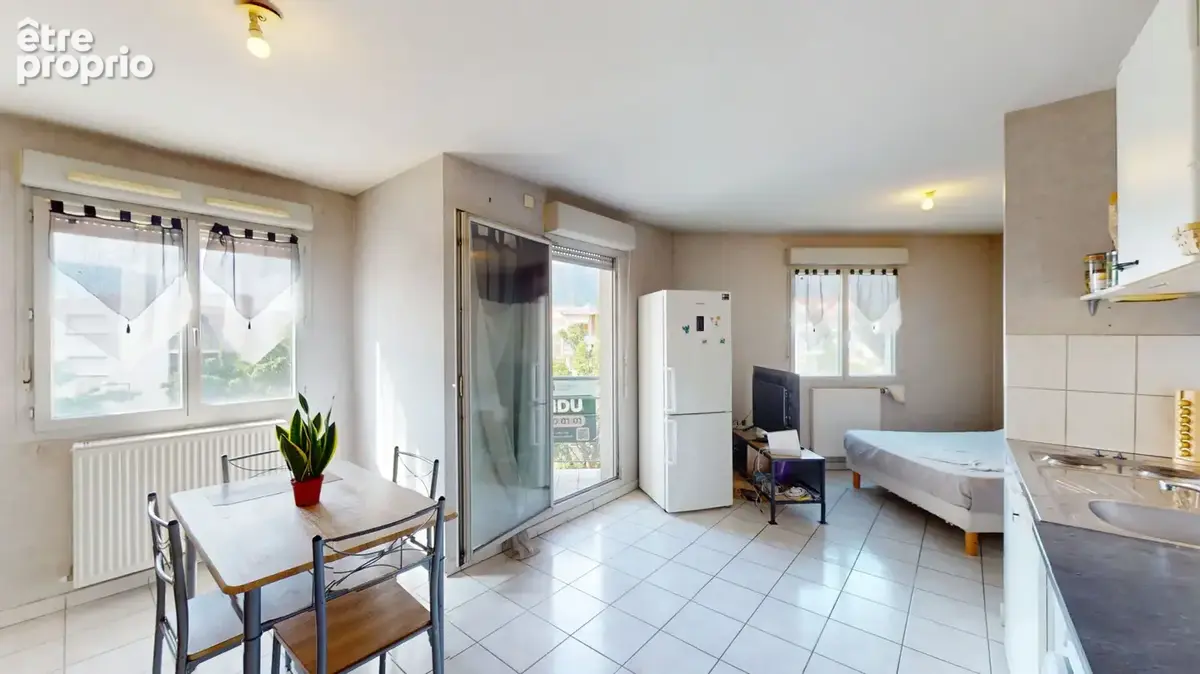 Appartement à SAINT-MARTIN-D'HERES