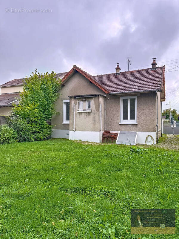 Maison à SAINT-JULIEN-LES-VILLAS