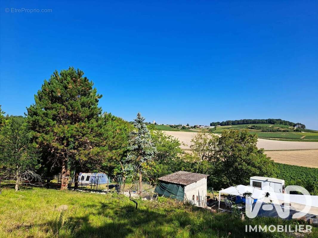 Terrain 3813 m² à Bonneuil  - photo 2