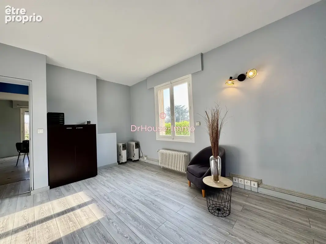 Commerce 192 m² à Compiegne  - photo 4