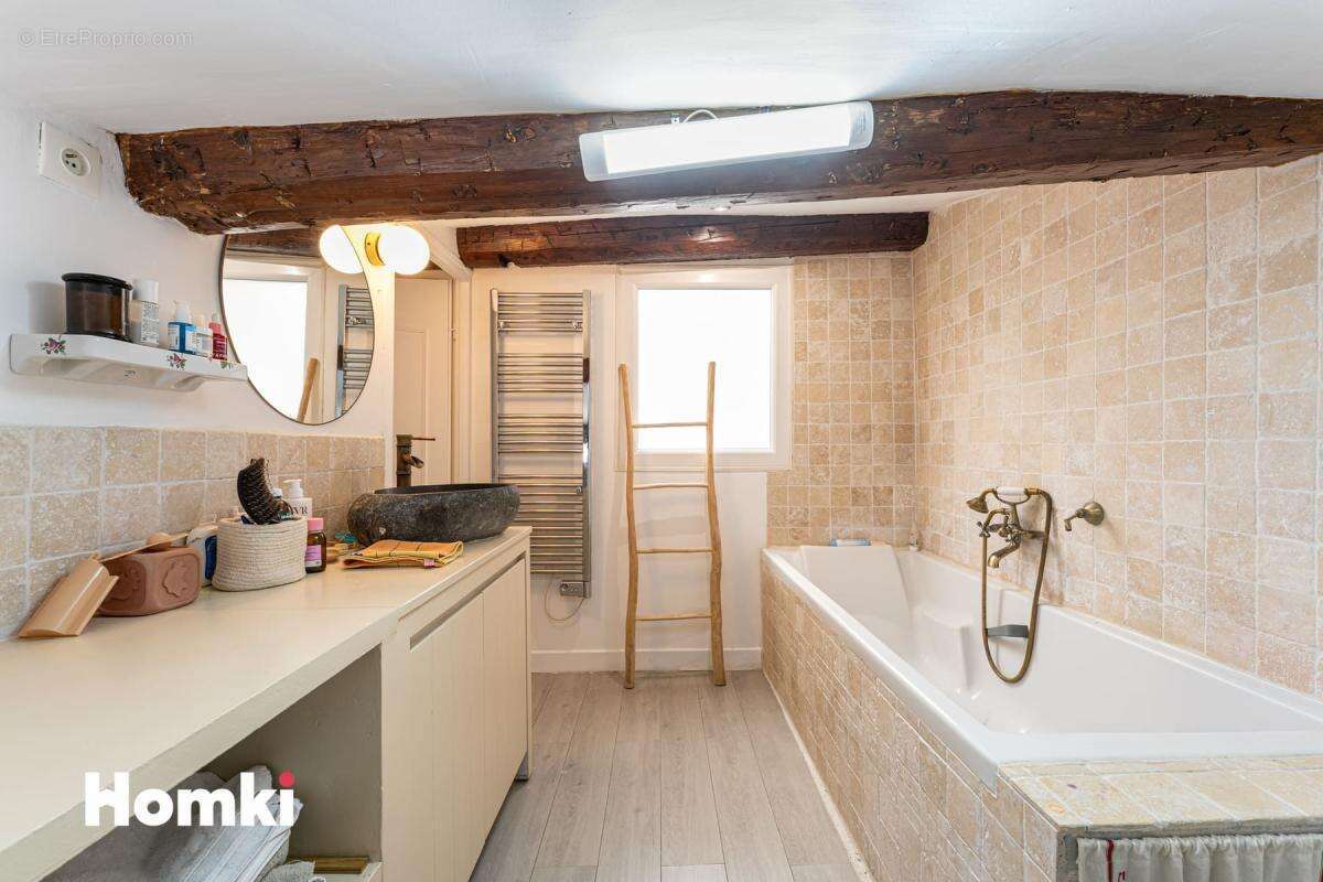 Appartement à MARSEILLE-6E