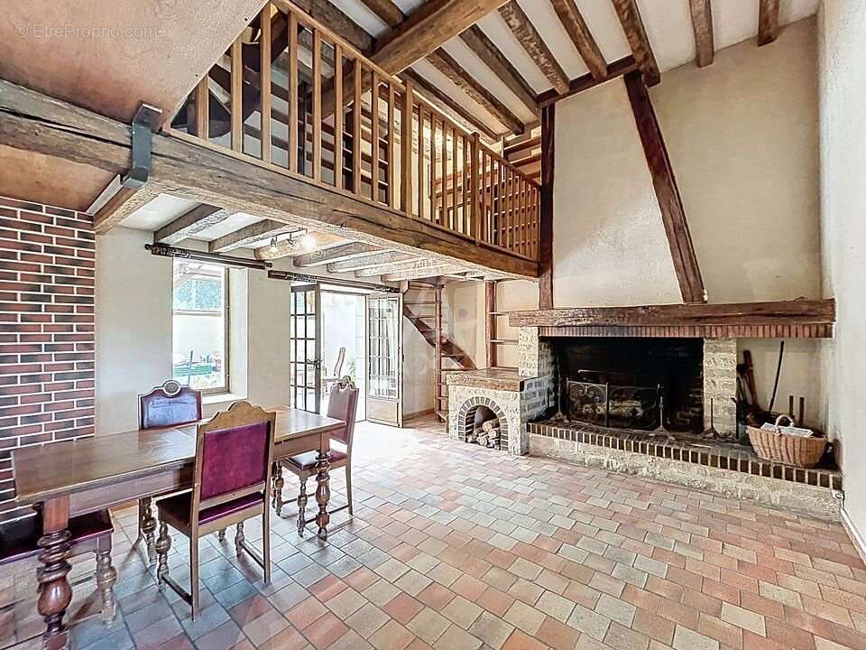 Maison à BELLOU-SUR-HUISNE