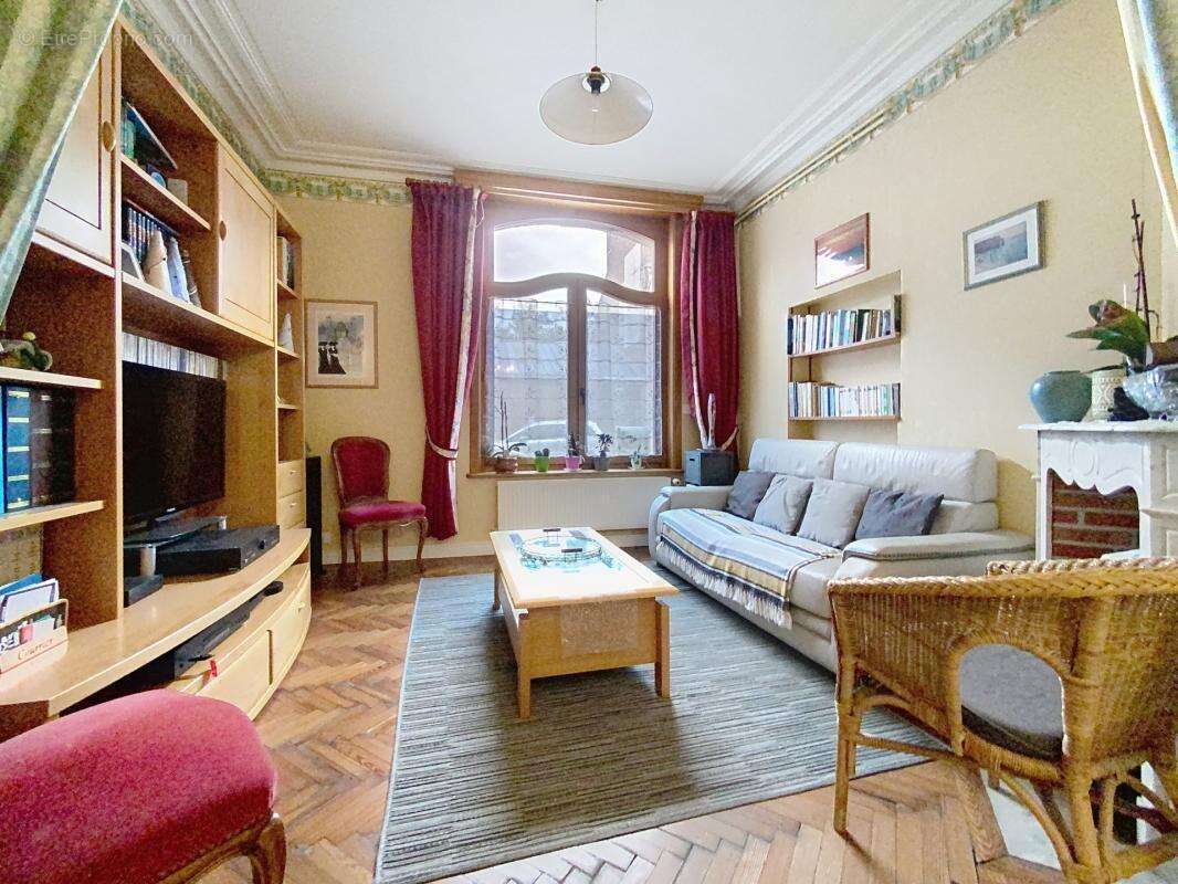 Maison à LA CHAPELLE-D&#039;ARMENTIERES