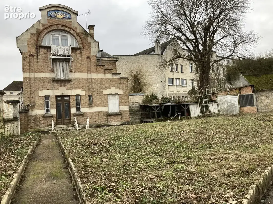 Dpt Aisne (02), à vendre SOISSONS maison atypique en hyper-centre - photo 1