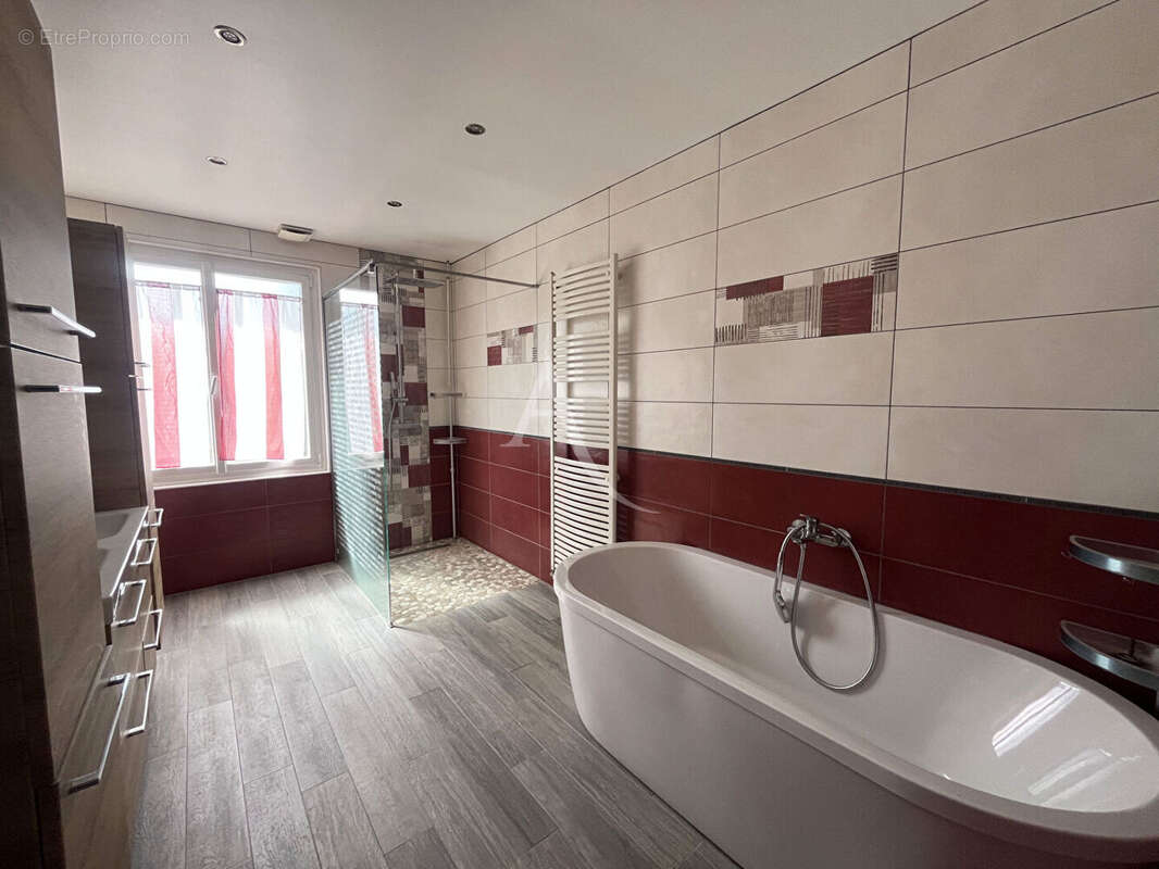 Maison familiale sur sous-sol total - Proche DOURDAN/ETAMPES/ ANGERVILLE - 7 pièces 158m2 - photo 6