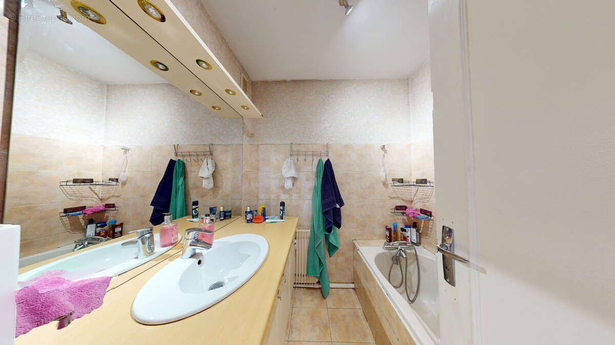 Appartement à SAINT-ETIENNE