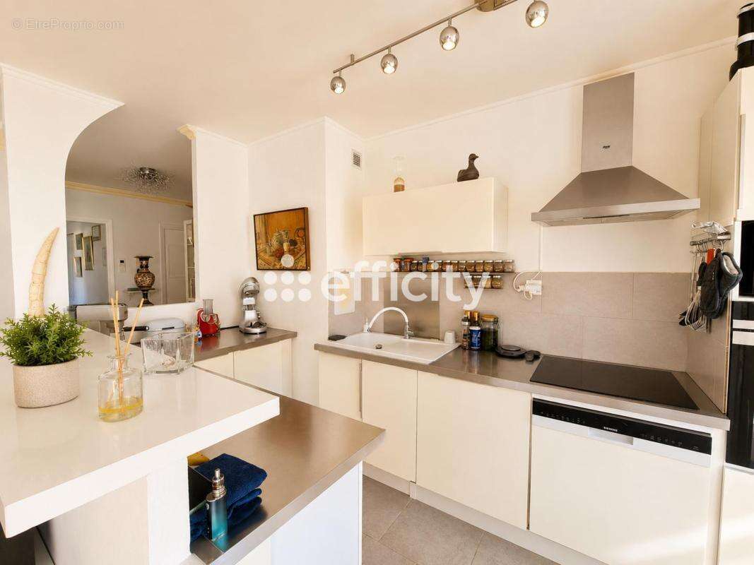 Appartement à LE CANNET