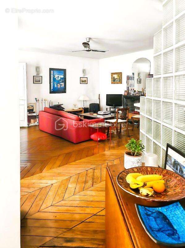 Appartement à PARIS-10E