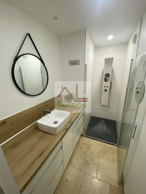 Maison à BERRIAS-ET-CASTELJAU