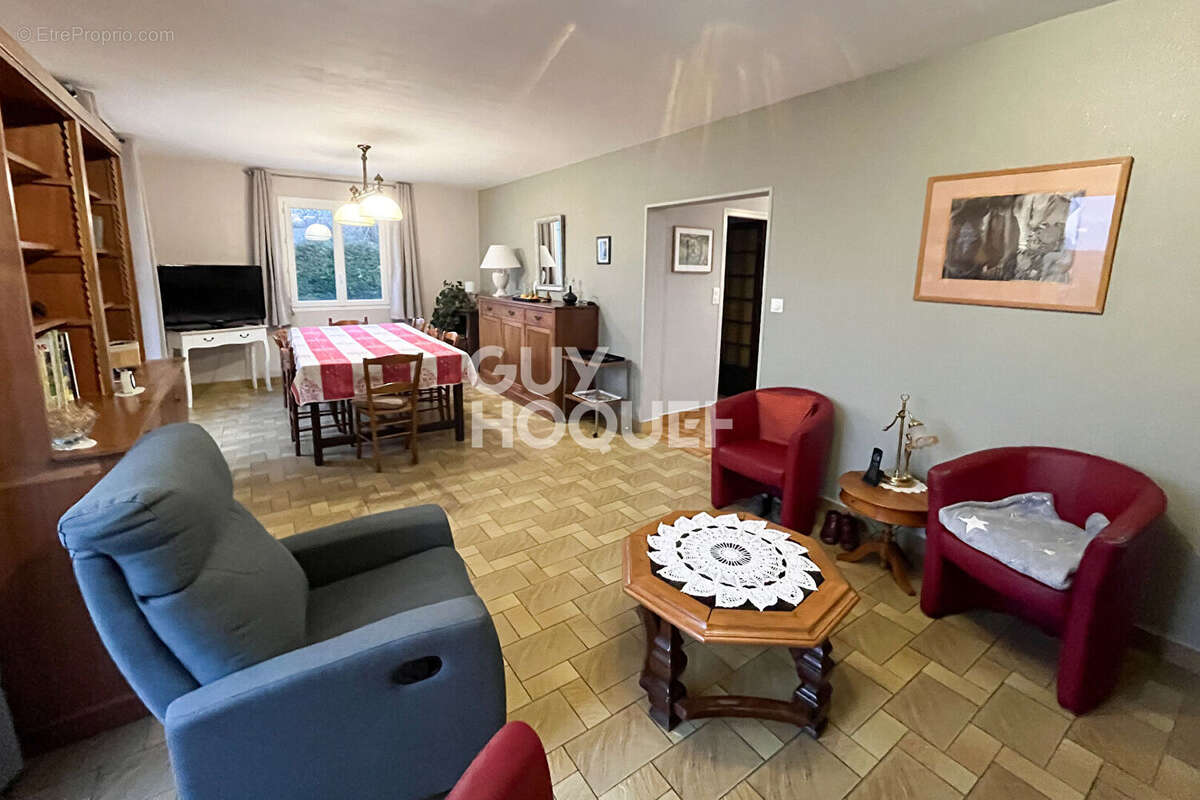 Maison à CONDE-SUR-NOIREAU