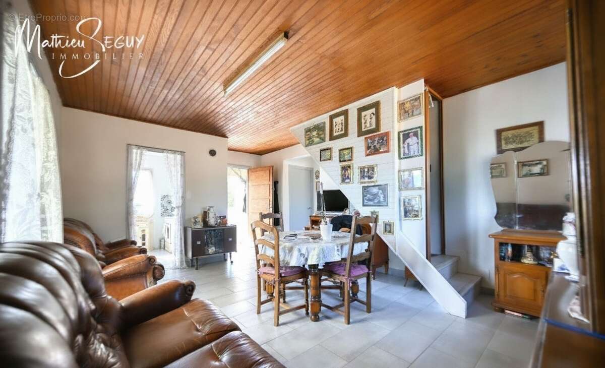 LENTILLY - Petite maison sur grand terrain avec vue - photo 3