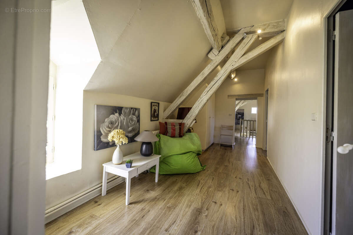 Maison à URZY