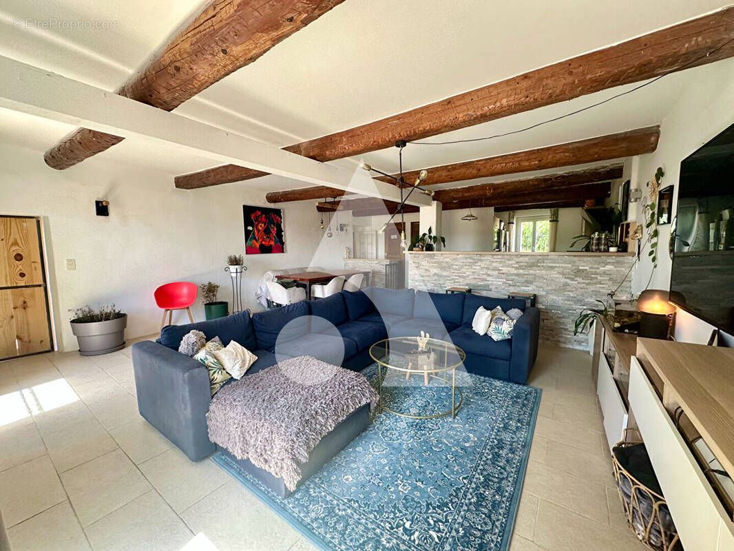 Appartement à VILLELAURE