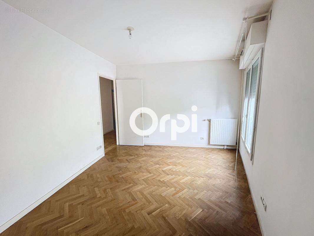 Appartement à HARDRICOURT