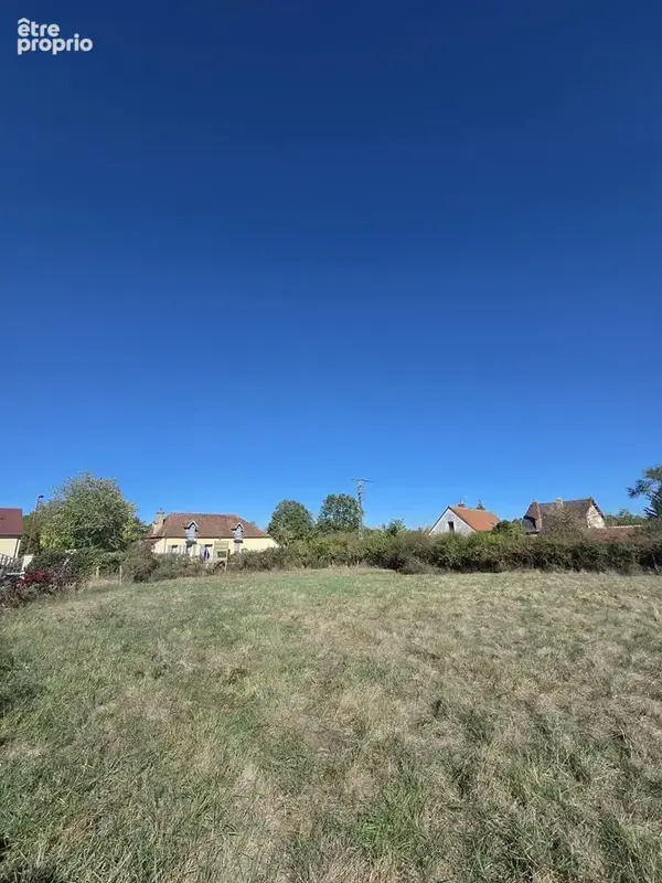 Terrain à NEUILLY-LE-REAL