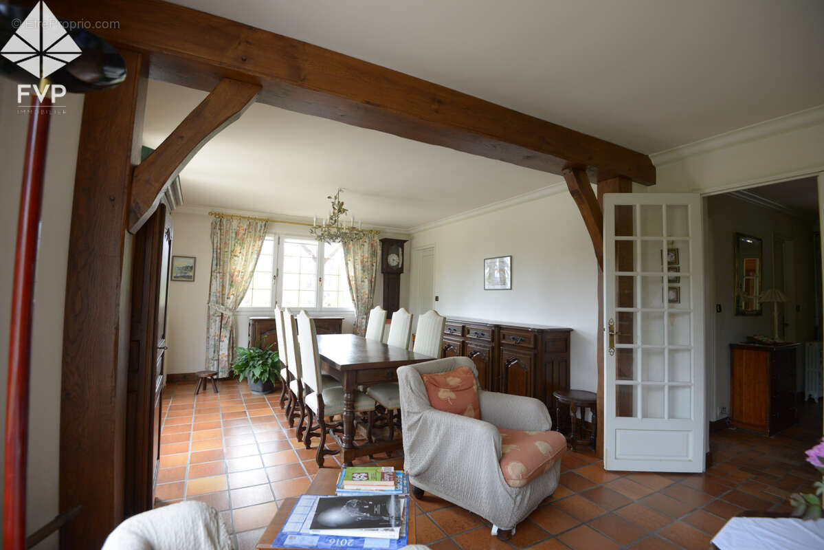 Maison à GRUCHET-LE-VALASSE