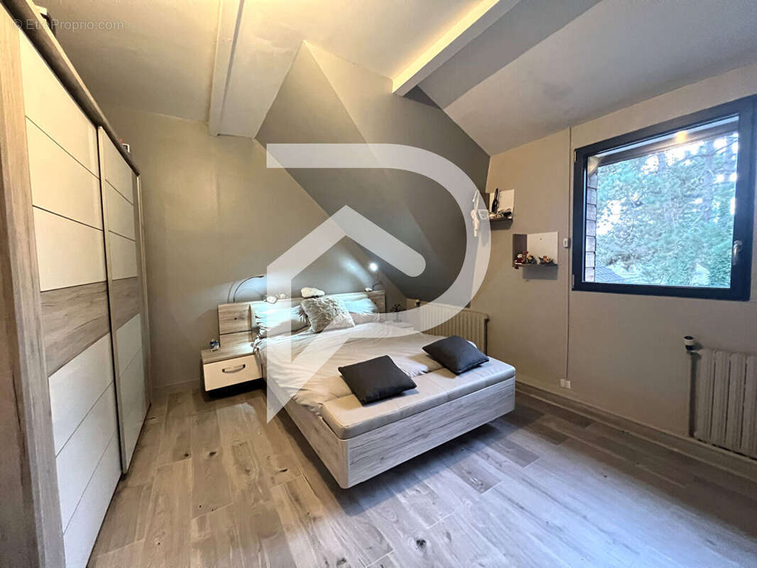 Maison à LES ESSARTS-LE-ROI