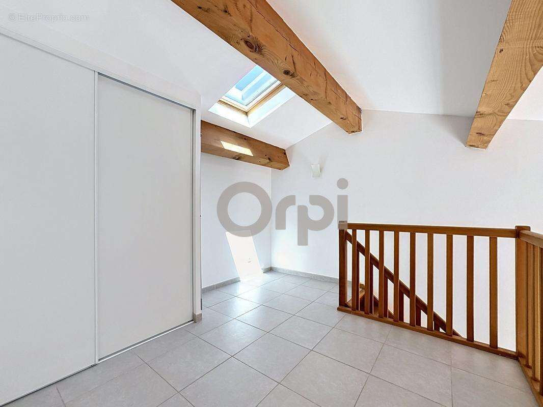 Appartement à ROQUEBRUNE-SUR-ARGENS