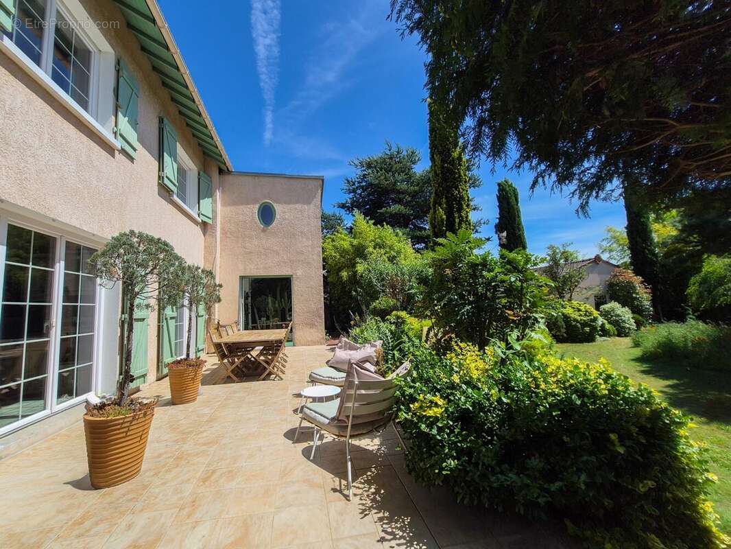 Maison à LINAS