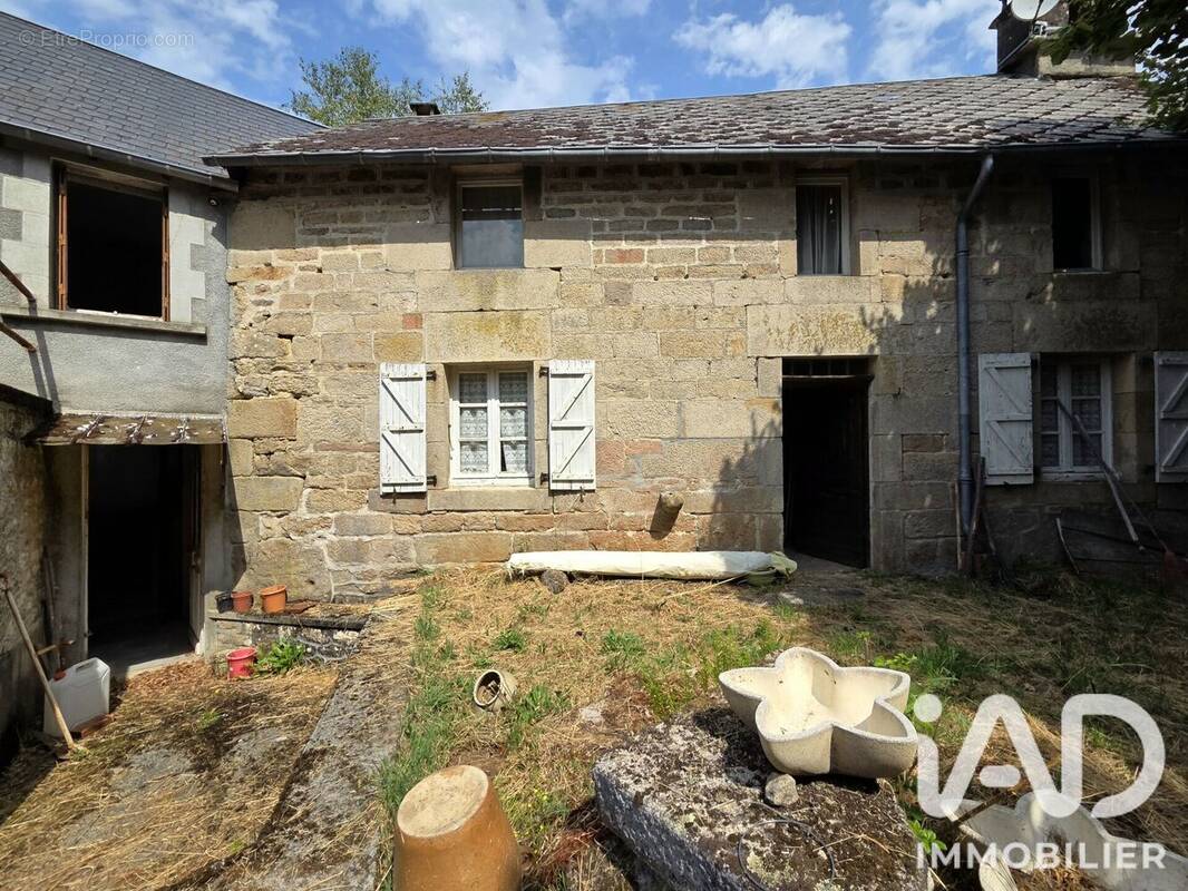 Photo 1 - Maison à PEYRELEVADE