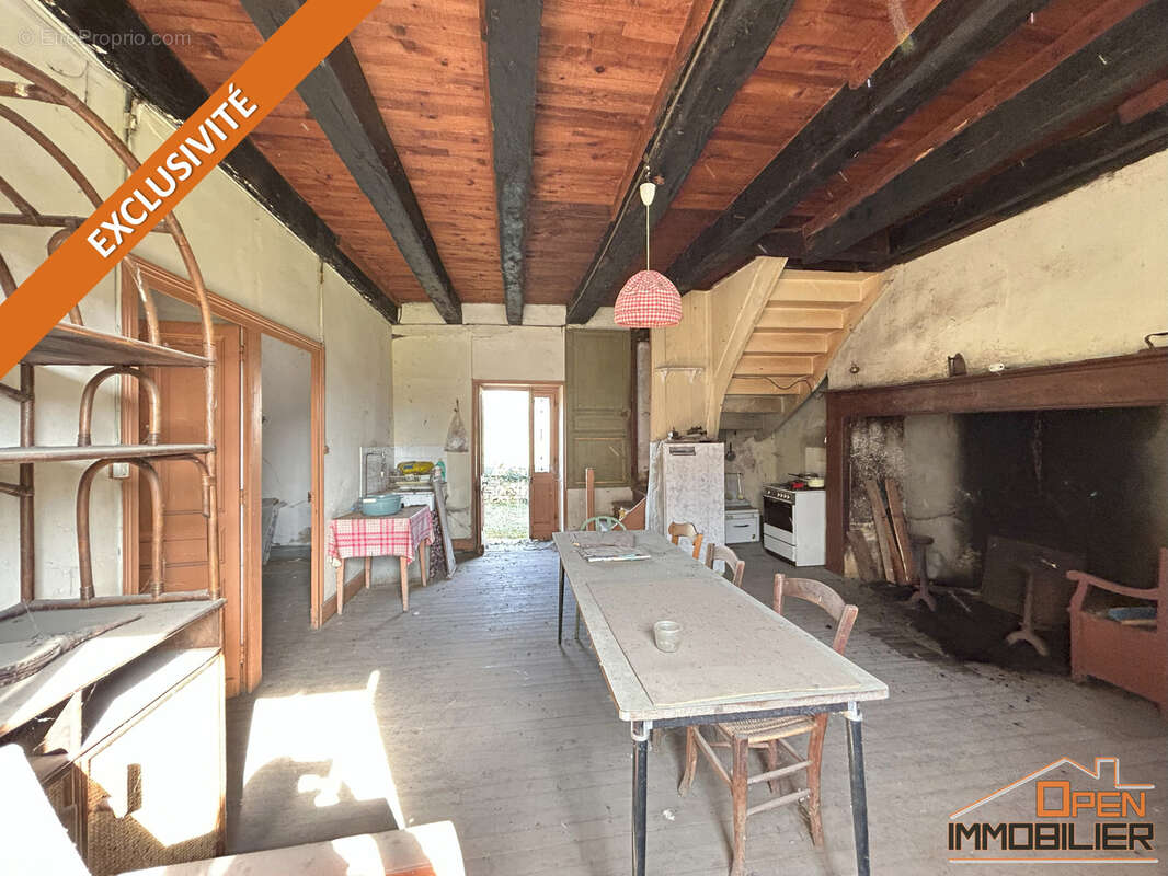 Terrain à SAINT-JULIEN-DE-LAMPON