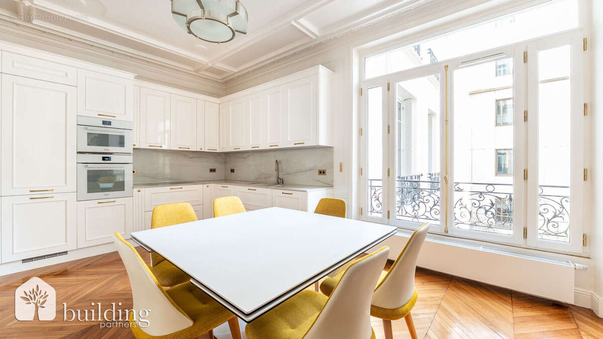 Jouffroy d'Abbans / Tocqueville Paris 17ème - Appartement 6 pièces 170,19 m² avec 2,56 m² de balcon - photo 7