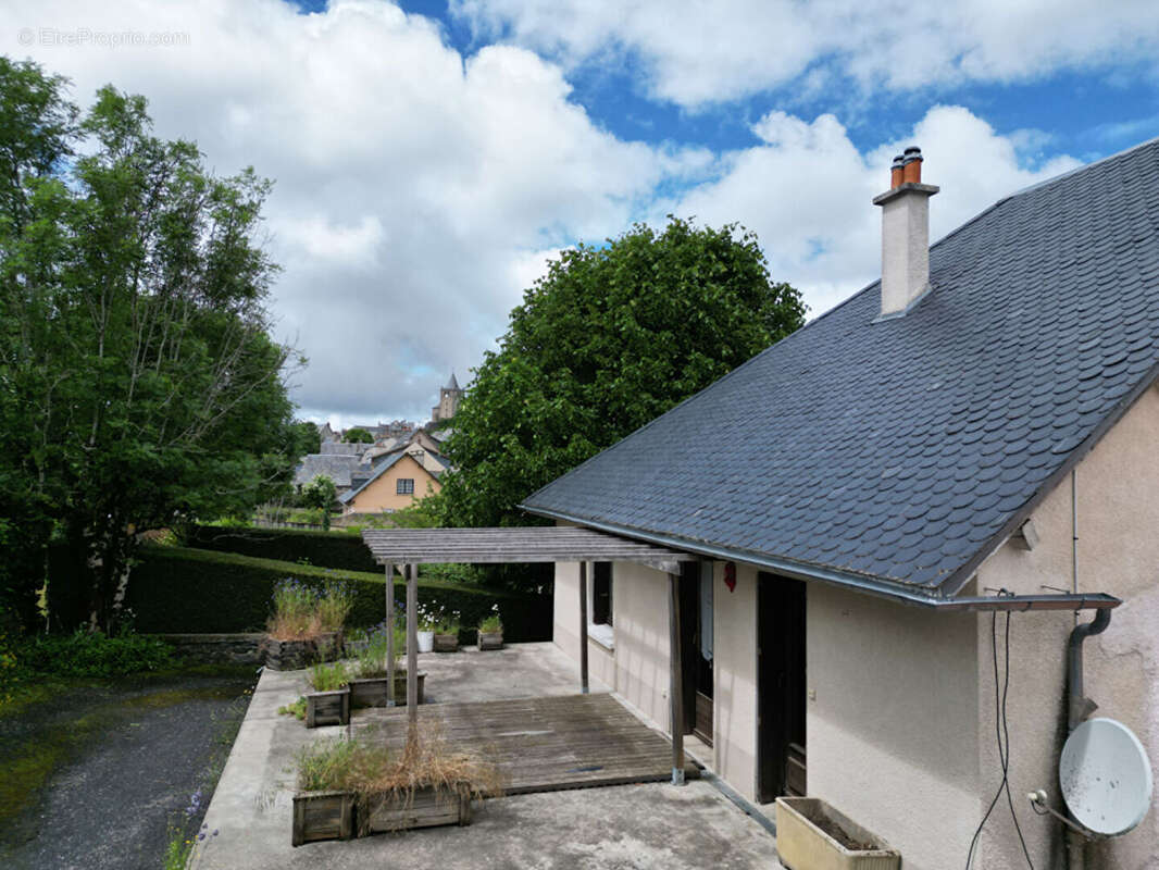 Appartement à LAGUIOLE