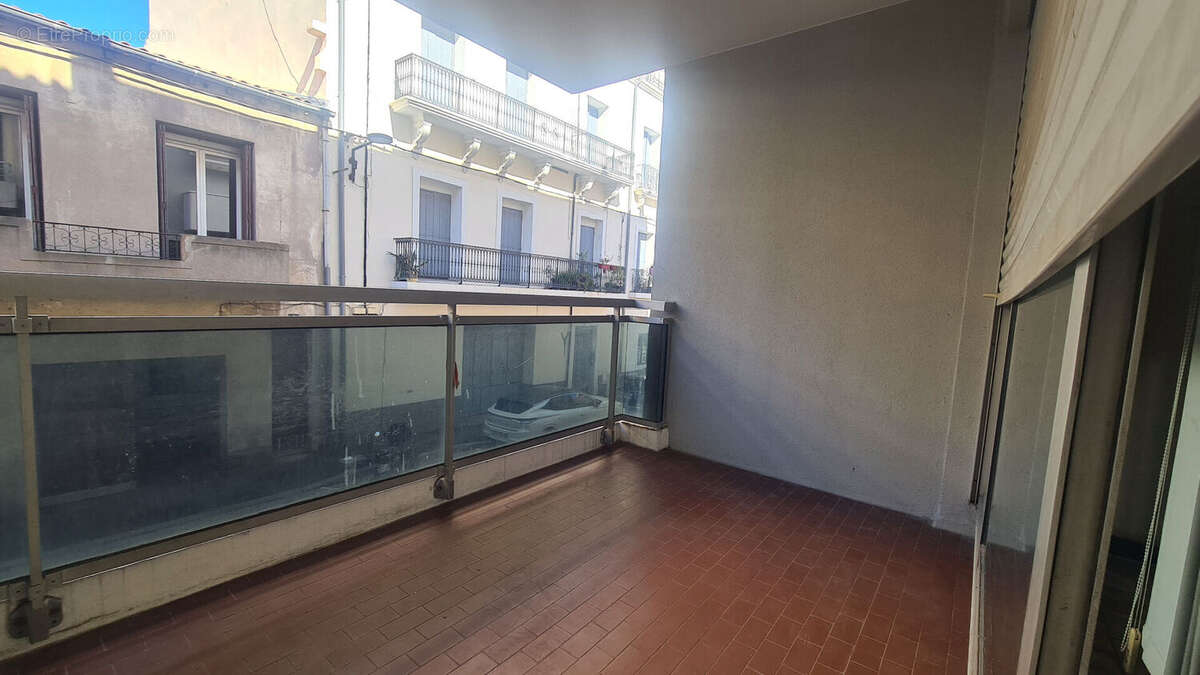 Sète, appartement T3 DE 73 M², Terrasse, cellier, Possibilité d'achat d'un garage en supplément. - photo 2