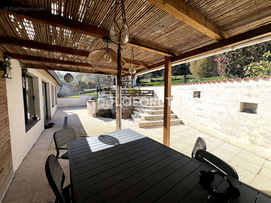 Maison Ambierle 7 pièce(s) 150m2 - photo 5