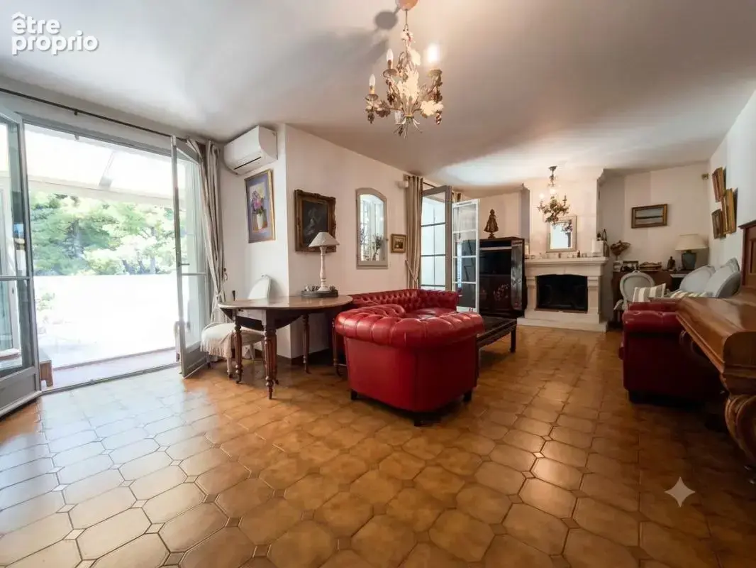 Maison T4 de 93m2 sur terrain de 220m2 avec piscine SAINT CYR SUR MER - photo 6