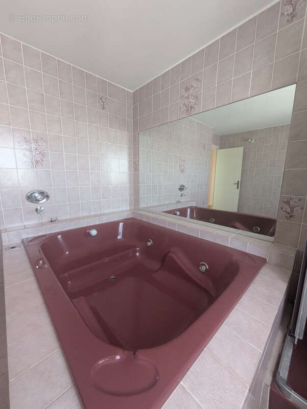 À découvrir sans tarder ! Belle maison familiale avec piscine   Saintes Rive Gauche - photo 11