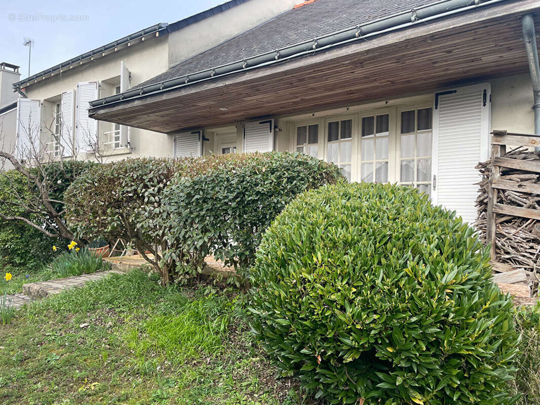 Maison à SAINT-CYR-SUR-LOIRE