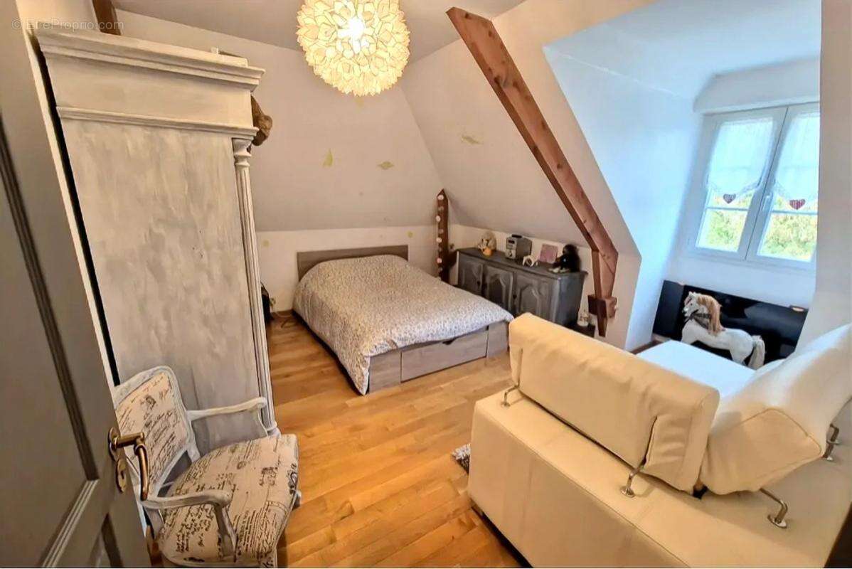 Maison à MONTGIVRAY