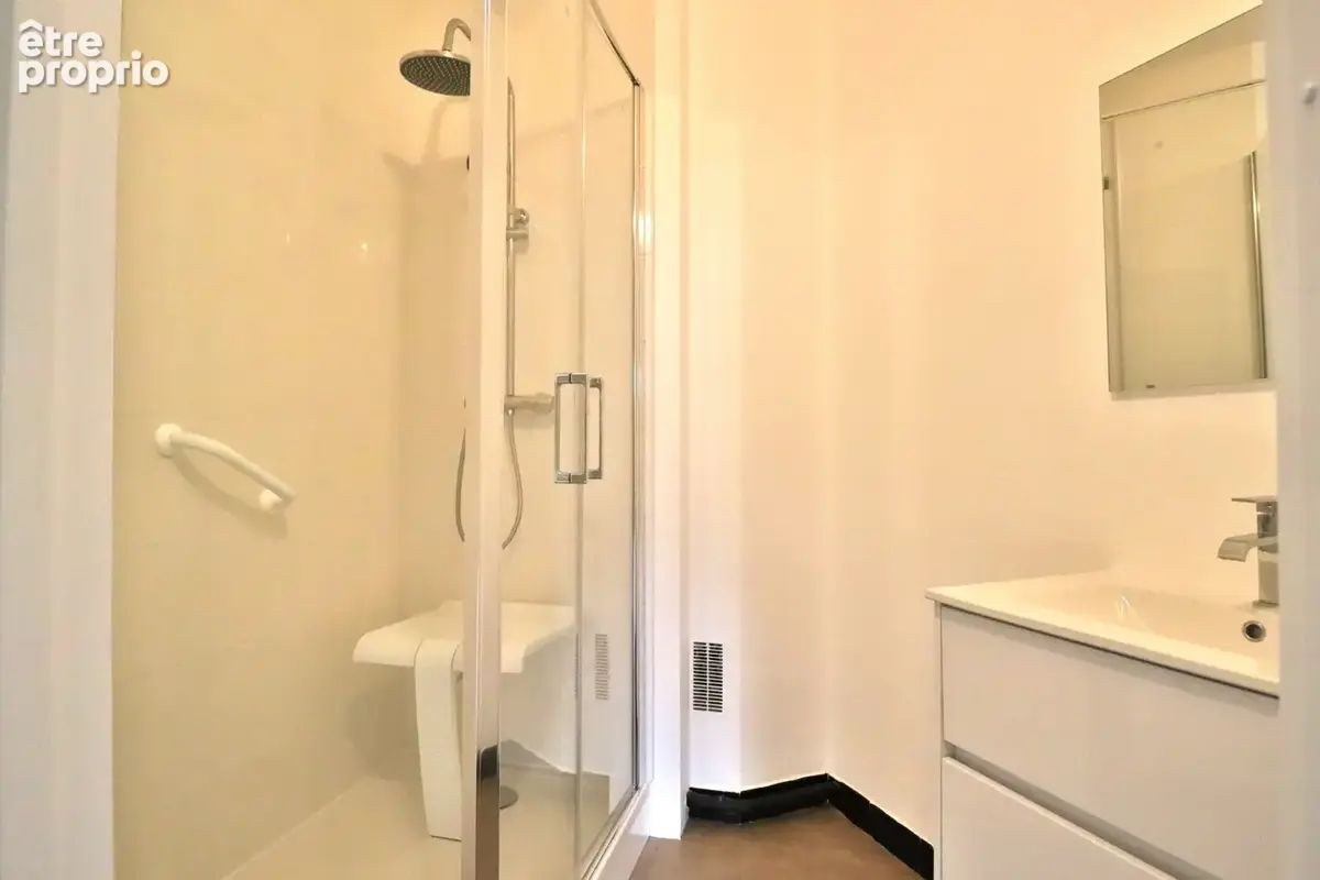 Troyes, Appartement T2, refait à neuf dans résidence pour séniors - photo 7