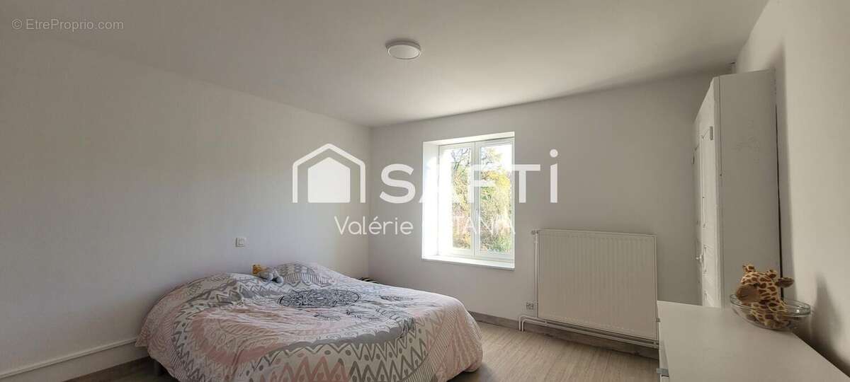 Maison 161 m² à Velanne  - photo 7