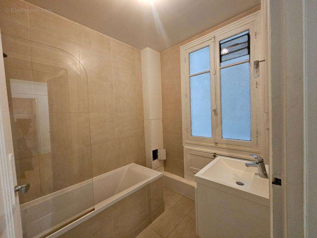 Appartement à PARIS-19E