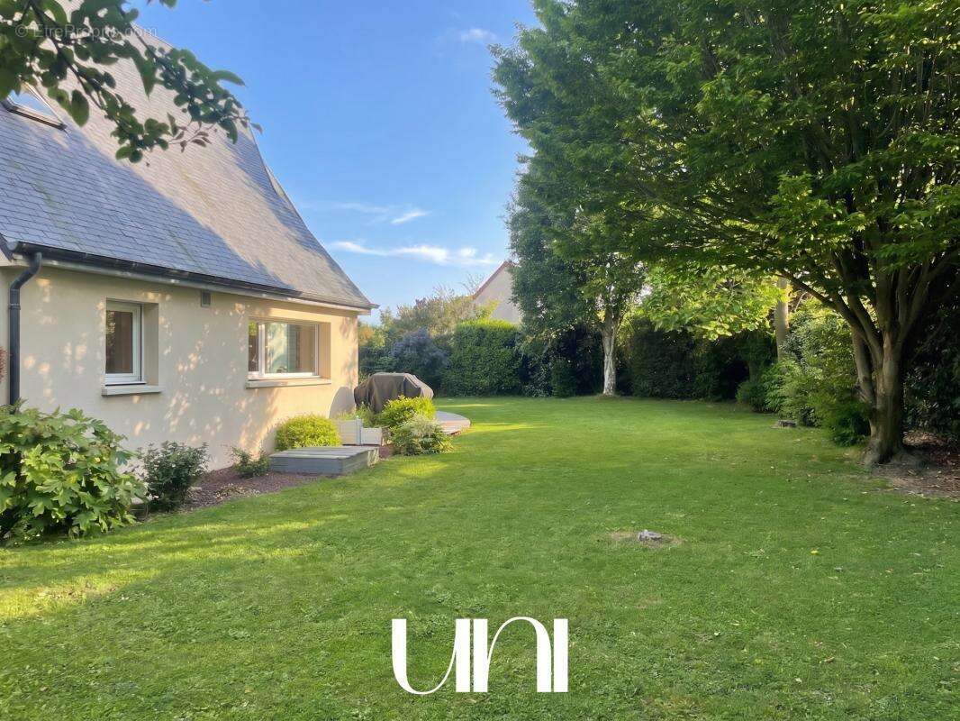 Maison 6 pièces de 210m2 avec double garage - PERIERS-SUR-LE-DAN - photo 17