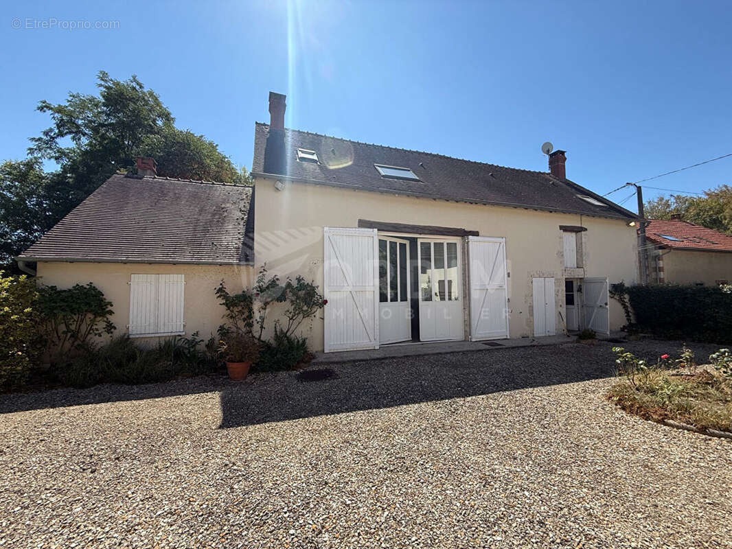 Beaulieu-sur-Loire  Ensemble immobilier de caractère, un bien rare ! - photo 4