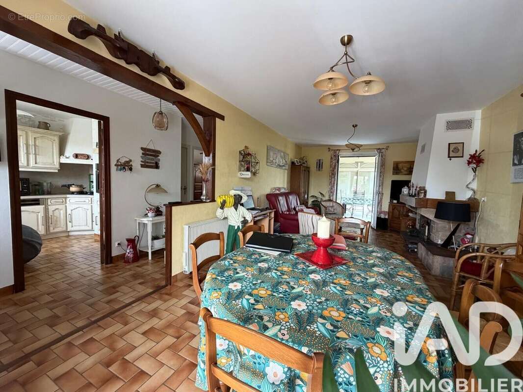 Maison 121 m² à Vitry-En-Charollais  - photo 4