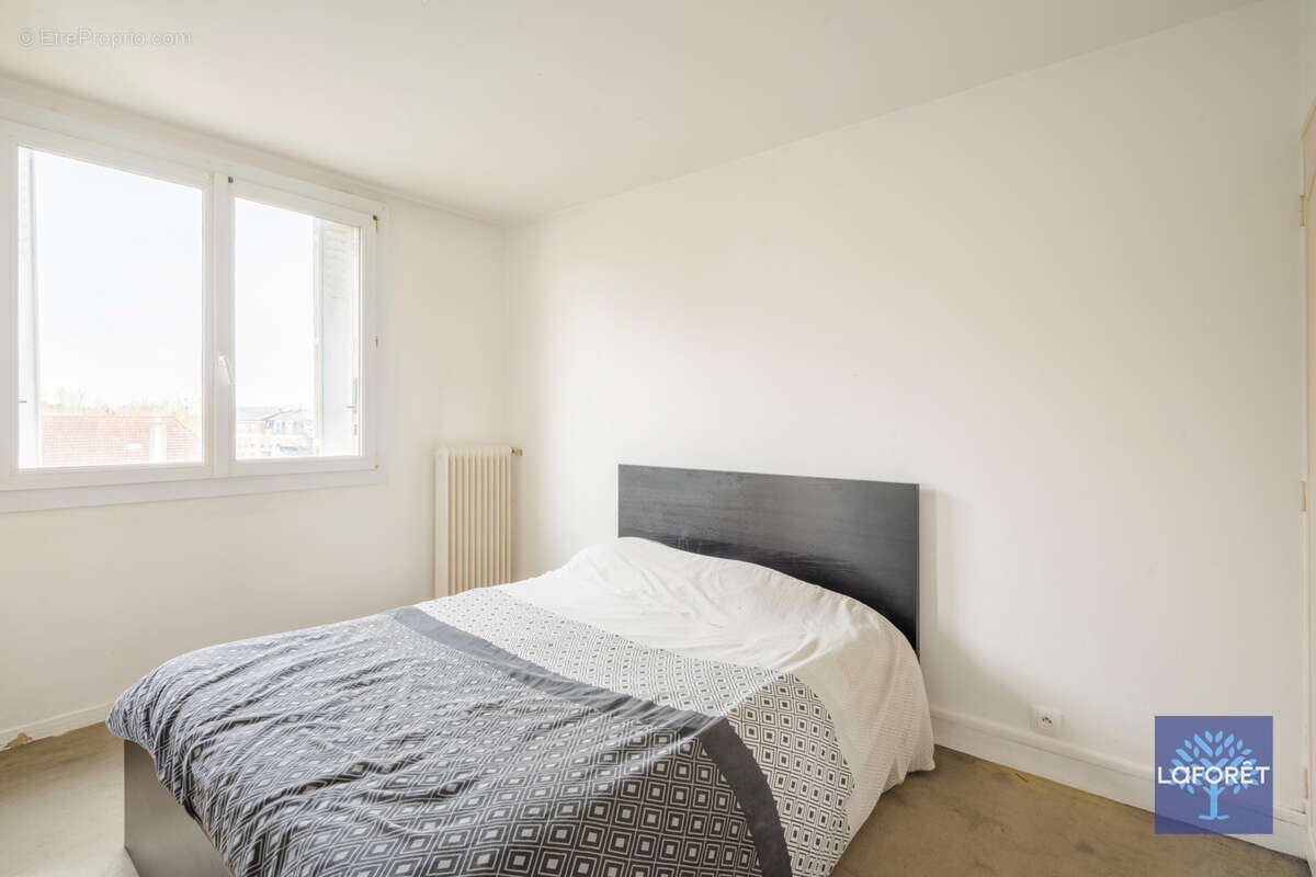 Appartement à LES PAVILLONS-SOUS-BOIS