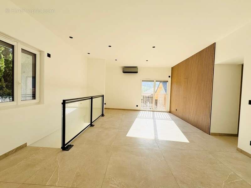 Appartement à COGNIN