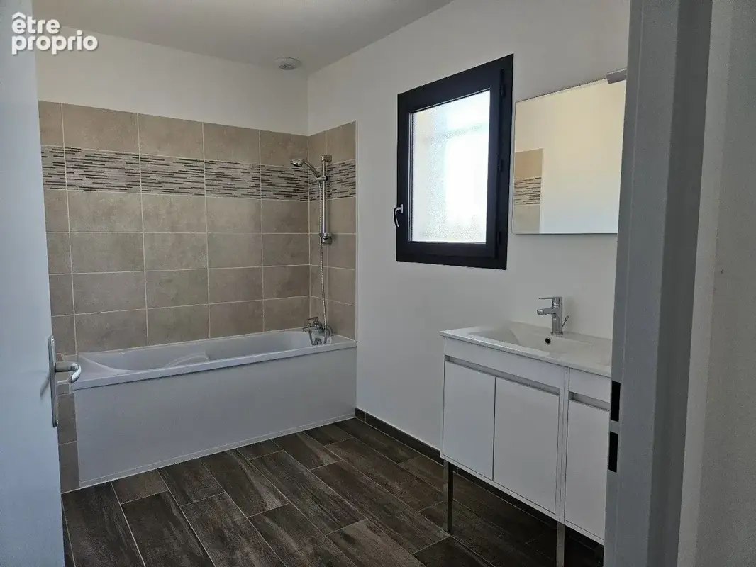 Villa neuve  T6 avec garage et grand jardin - photo 8