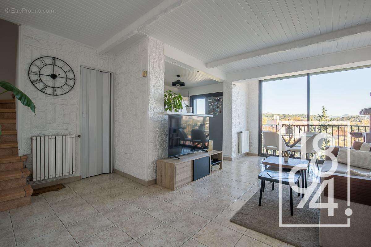 Vendu loué - duplex toit-terrasse avec parking secteur la pomme - photo 2