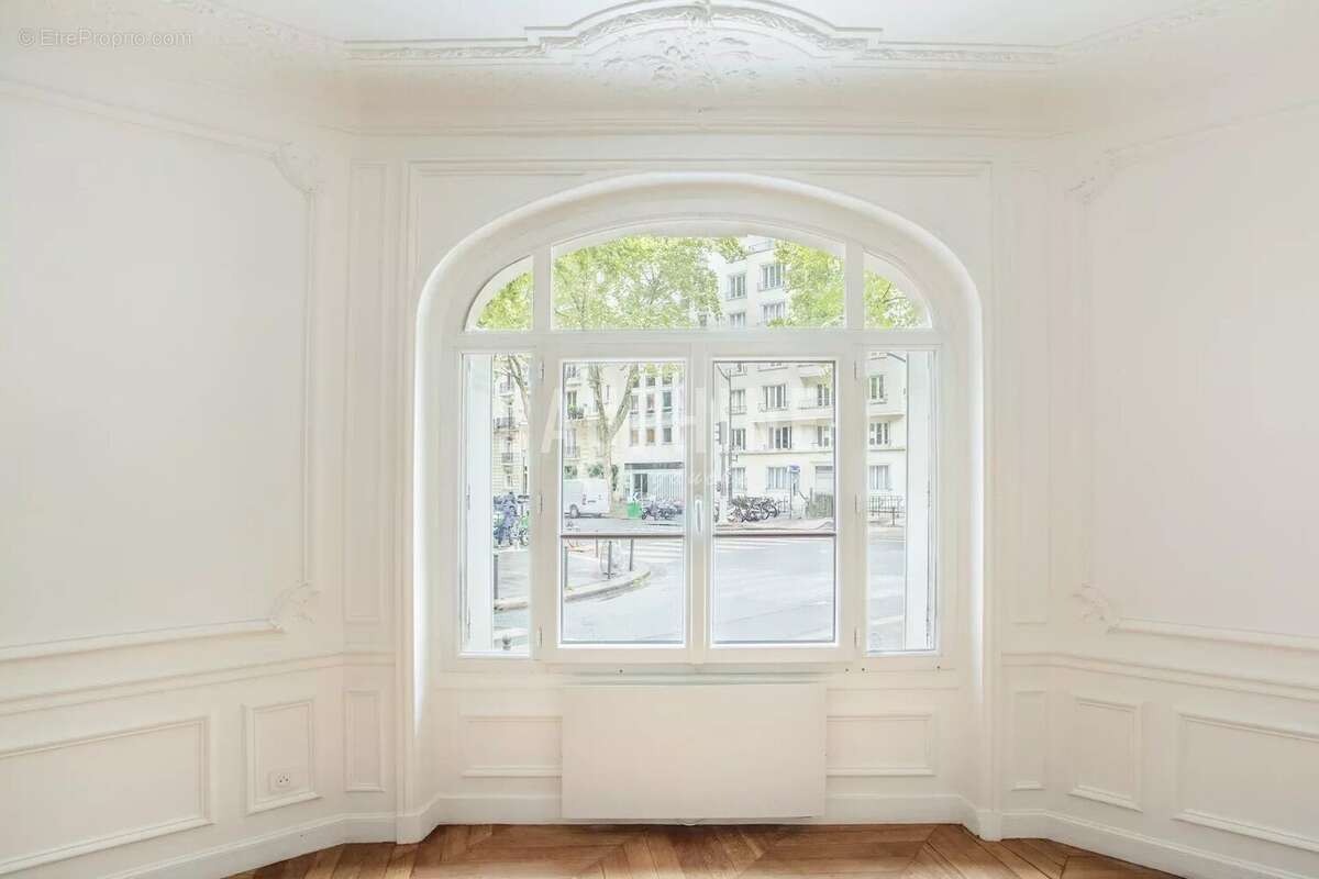 Appartement à PARIS-7E