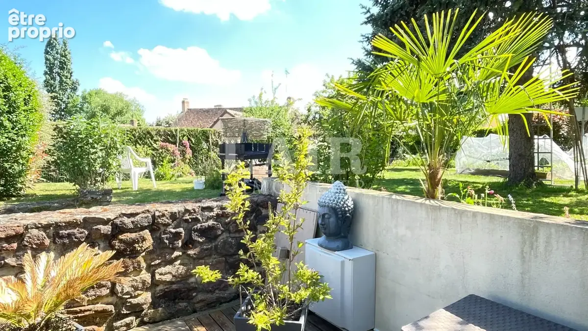 Maison à FRESNAY-SUR-SARTHE